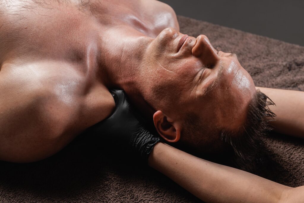 30′ Back Neck & Shoulder Massage